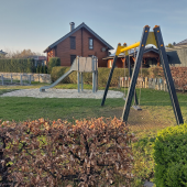 Bild vom Spielplatz anzeigen.