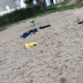Bild vom Spielplatz anzeigen.