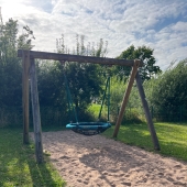 Bild vom Spielplatz anzeigen.