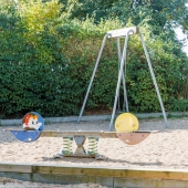 Bild vom Spielplatz anzeigen.