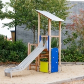 Bild vom Spielplatz anzeigen.