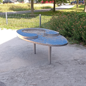 Bild vom Spielplatz anzeigen.