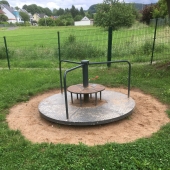Bild vom Spielplatz anzeigen.