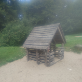 Bild vom Spielplatz anzeigen.