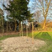 Bild vom Spielplatz anzeigen.