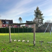 Bild vom Spielplatz anzeigen.