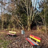 Bild vom Spielplatz anzeigen.
