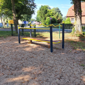 Bild vom Spielplatz anzeigen.