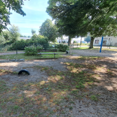 Bild vom Spielplatz anzeigen.