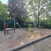Bild vom Spielplatz anzeigen.