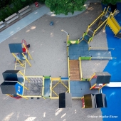 Bild vom Spielplatz anzeigen.