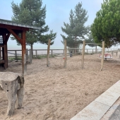 Bild vom Spielplatz anzeigen.