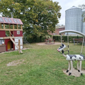 Bild vom Spielplatz anzeigen.