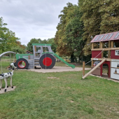 Bild vom Spielplatz anzeigen.