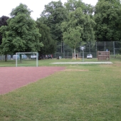 Bild vom Spielplatz anzeigen.