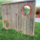 Bild vom Spielplatz anzeigen.