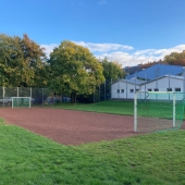 Bild vom Spielplatz anzeigen.