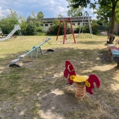 Bild vom Spielplatz anzeigen.