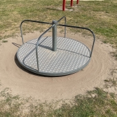 Bild vom Spielplatz anzeigen.