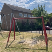 Bild vom Spielplatz anzeigen.