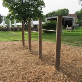 Bild vom Spielplatz anzeigen.
