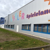 Bild vom Spielplatz anzeigen.