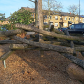 Bild vom Spielplatz anzeigen.