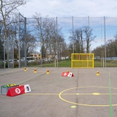 Bild vom Spielplatz anzeigen.