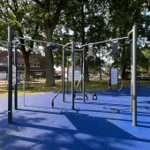 Bild vom Spielplatz anzeigen.