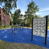 Bild vom Spielplatz anzeigen.