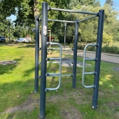 Bild vom Spielplatz anzeigen.