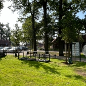 Bild vom Spielplatz anzeigen.