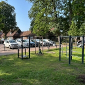 Bild vom Spielplatz anzeigen.