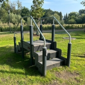 Bild vom Spielplatz anzeigen.