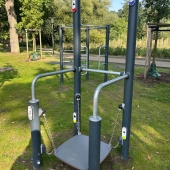 Bild vom Spielplatz anzeigen.