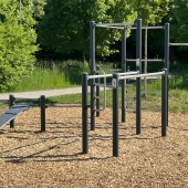 Bild vom Spielplatz anzeigen.