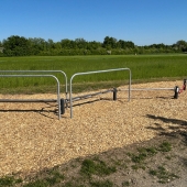 Bild vom Spielplatz anzeigen.