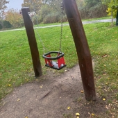 Bild vom Spielplatz anzeigen.