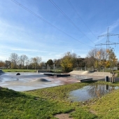 Bild vom Spielplatz anzeigen.