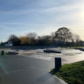 Bild vom Spielplatz anzeigen.