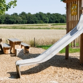 Bild vom Spielplatz anzeigen.