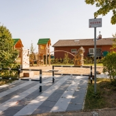 Bild vom Spielplatz anzeigen.