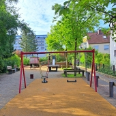 Bild vom Spielplatz anzeigen.