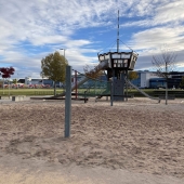 Bild vom Spielplatz anzeigen.