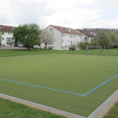 Bild vom Spielplatz anzeigen.