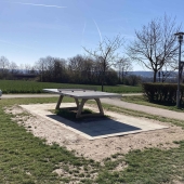 Bild vom Spielplatz anzeigen.