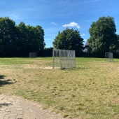 Bild vom Spielplatz anzeigen.