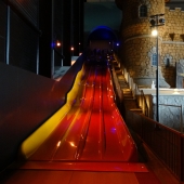 Bild vom Spielplatz anzeigen.