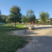 Bild vom Spielplatz anzeigen.