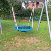 Bild vom Spielplatz anzeigen.